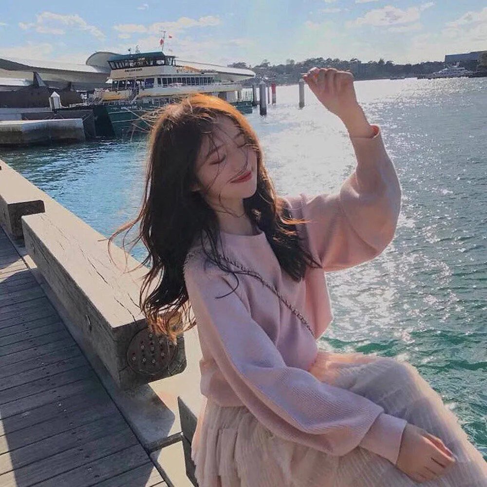 被职场压迫后我与首富姐姐重逢了