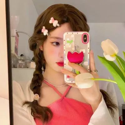 她比月光更耀眼